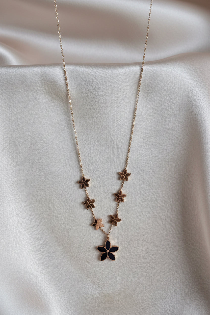 Collier Liana Noir - détail fleurs