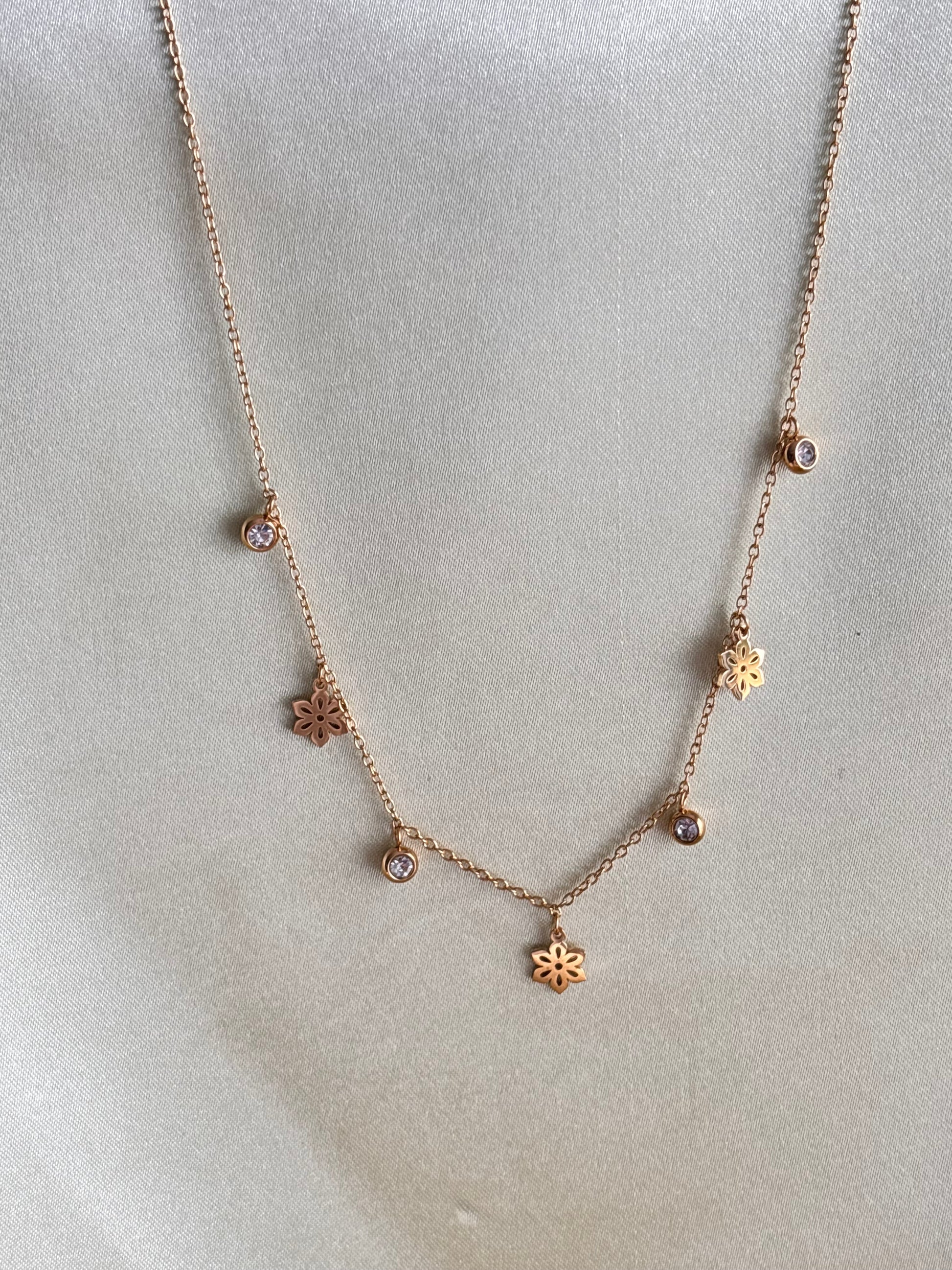 Collier Iris Étoilée - vue complète